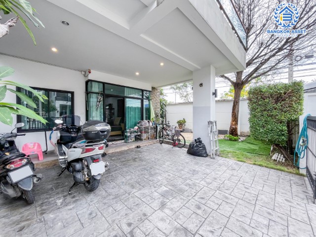 *****บ้านแฝดมือสองย่านนนทบุรี ม.เปี่ยมสุข ติวานนท์-ปากเกร็ด #หลังมุม เนื้อที่มากถึง 45.2 ตร.ว. ฟังก์ชัน 3 ห้องนอน 3 ห้องน้ำ 2 ที่จอดรถ มาพร้อมของแถมเพียบ! บนทำเลเดินทางสะดวก ใกล้รถไฟฟ้าสายสีชมพู "สถานีแจ้งวัฒนะ-ปากเกร็ด 28", โรบินสัน ศรีสมาน และทางด่วน "แจ้งวัฒนะ"